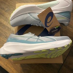 Brand new Women’s ASICS Gel Kayano